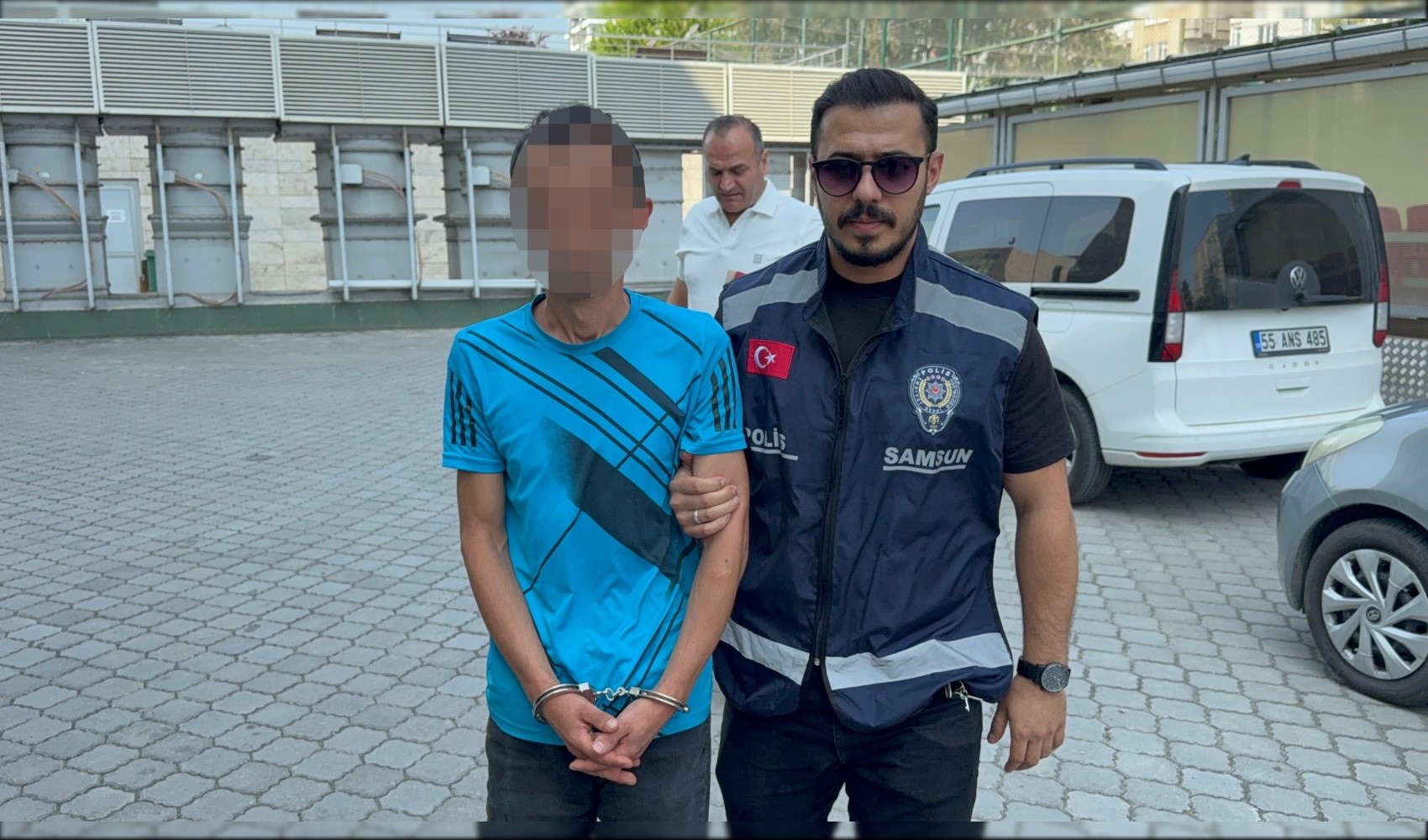 Kumsalda güneşlenen kadına cinsel taciz iddiası