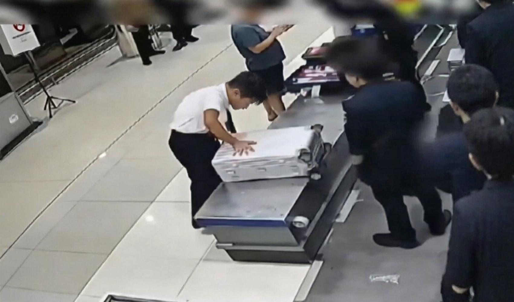 Malezya Airlines pilotu Jakarta’da uyuşturucu dolu valizle yakalandı