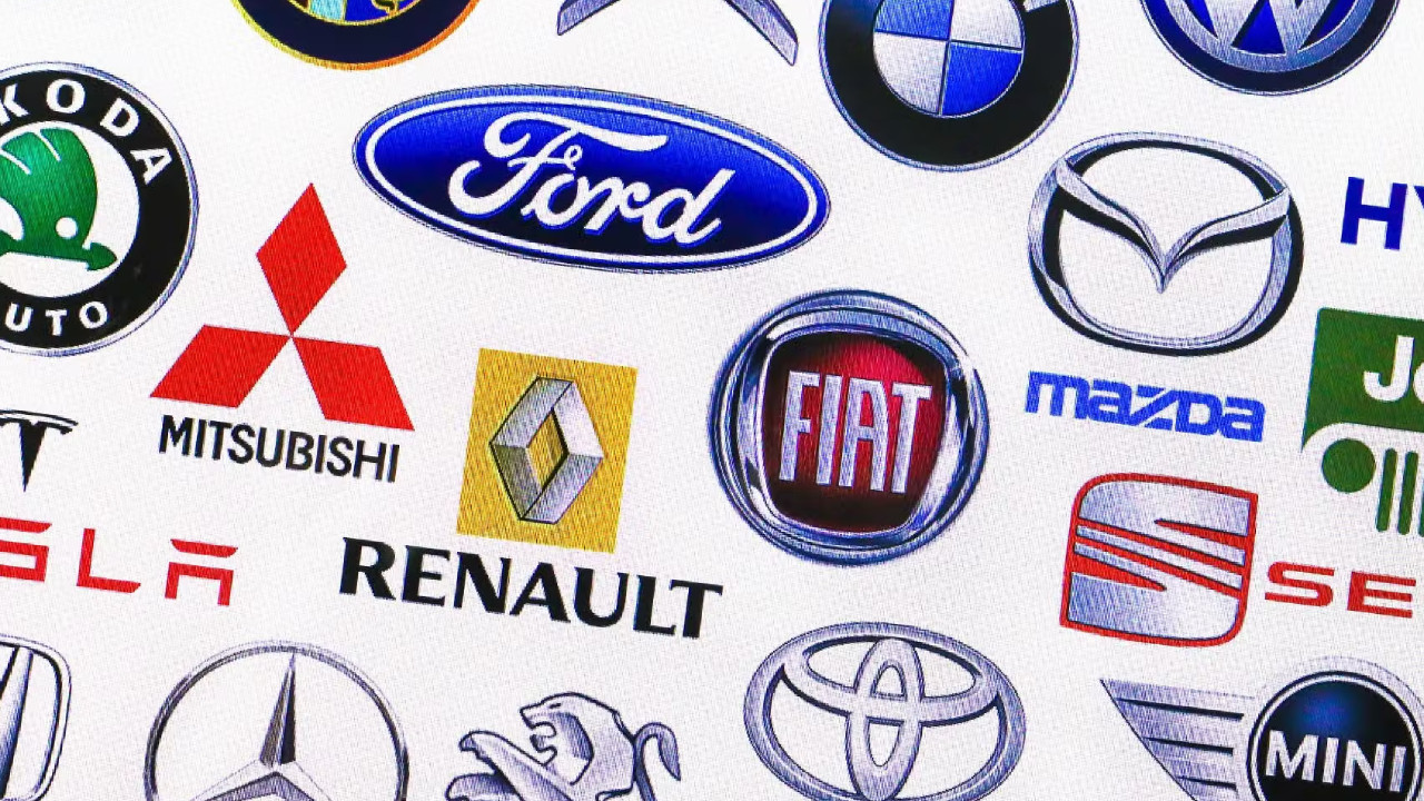 Ford, Renault, Toyota ve diğer otomobil markalarının logolarını gösteren görsel.