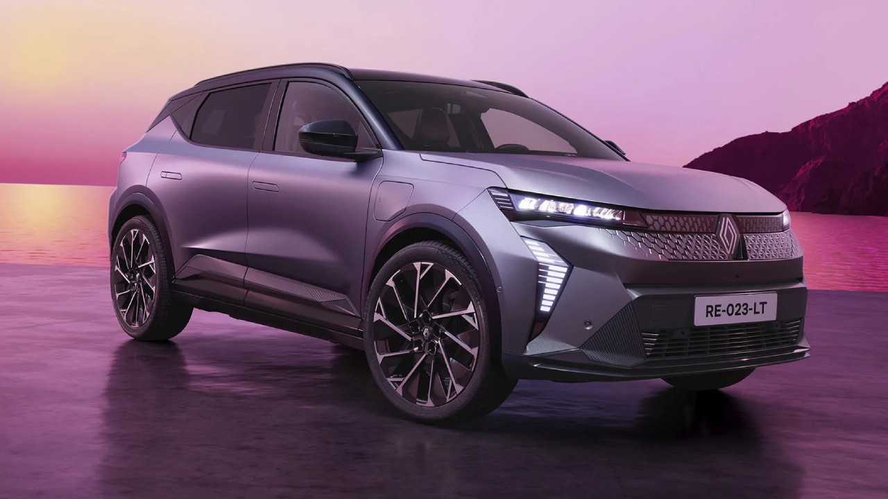 Renault marka bir otomobilin tanıtım görseli.