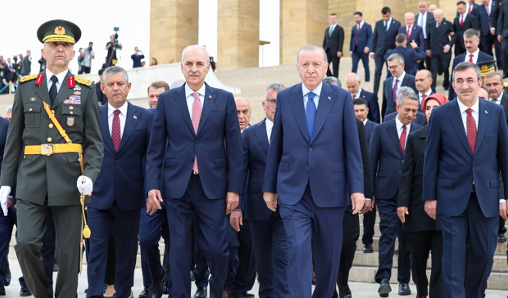Erdoğan’dan Anıtkabir'de dikkat çeken 'menfur planlar' mesajı: 'Müsaade etmiyoruz'