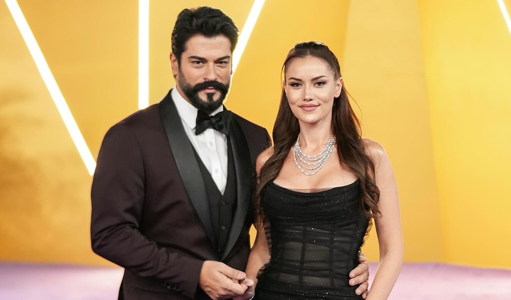 Burak Özçivit’ten düğün eleştirilerine yanıt