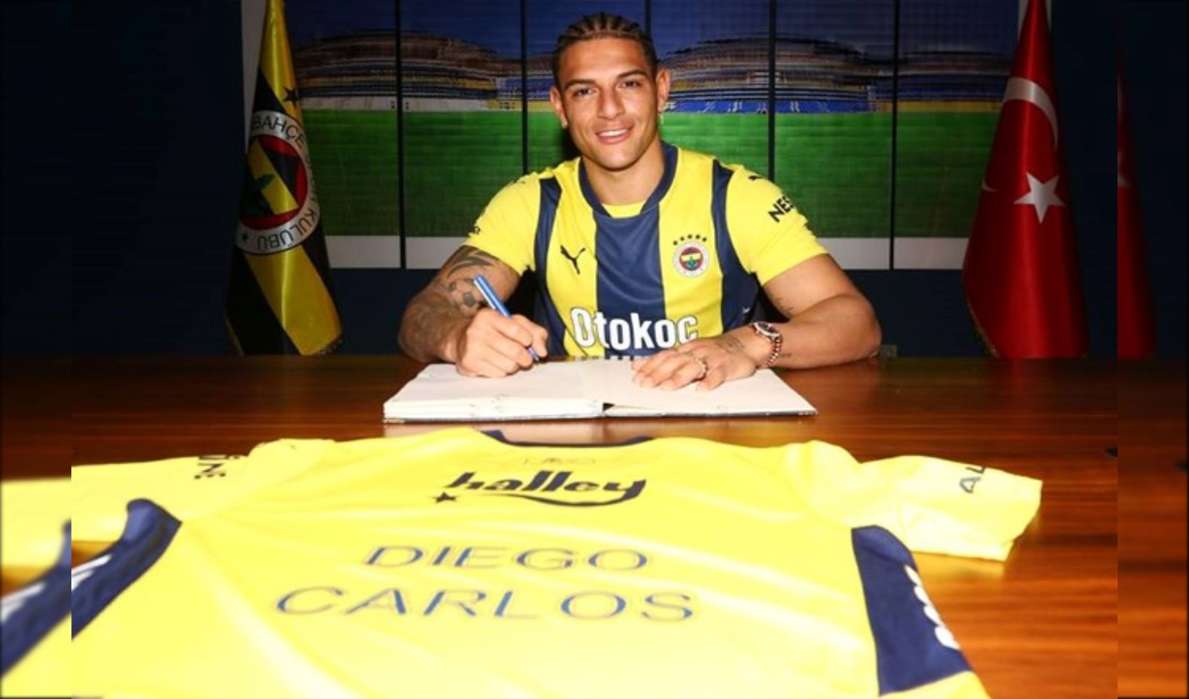 Fenerbahçe'den Diego Carlos'un yeni kulübüne dair açıklama