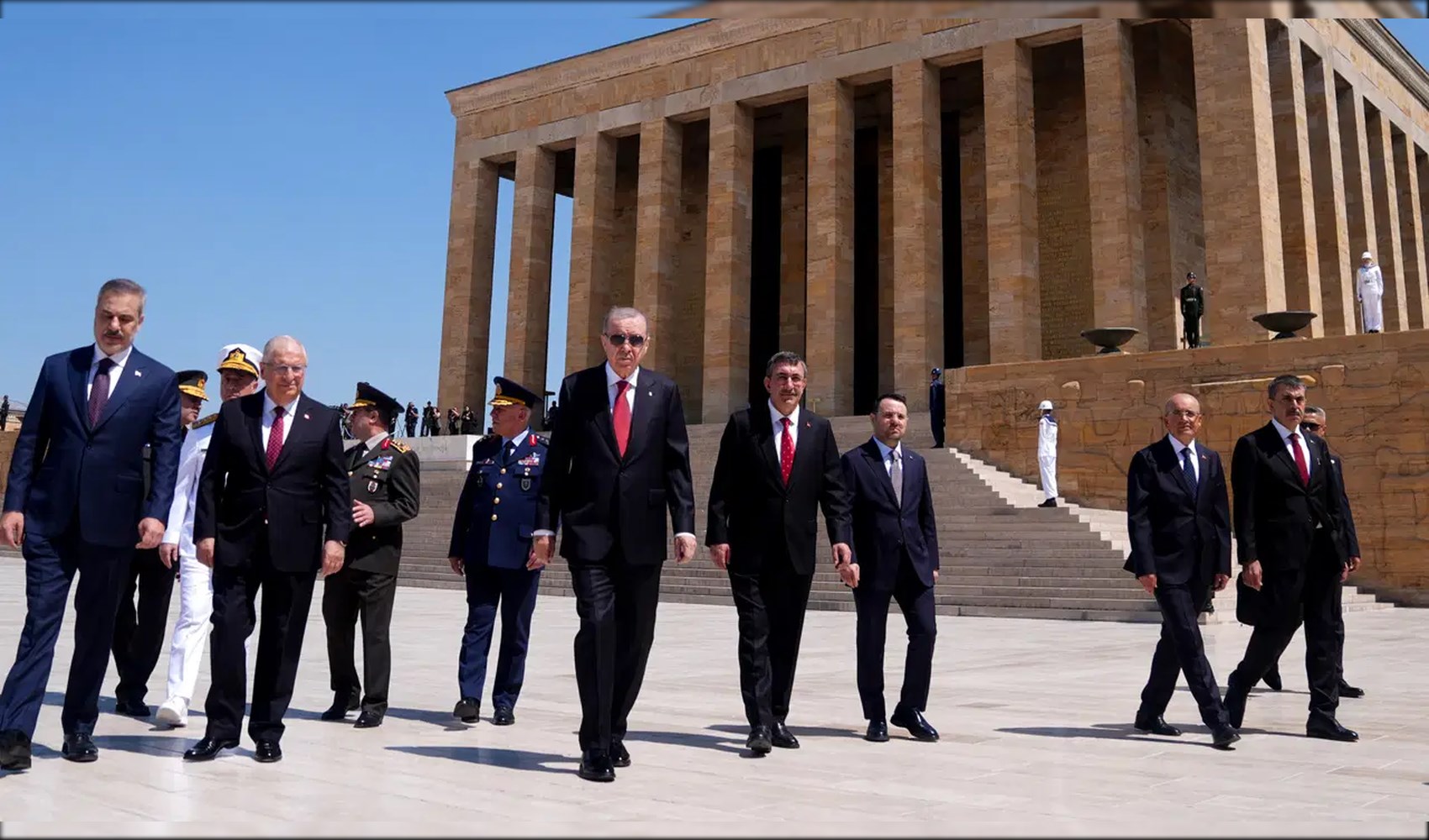 YAŞ öncesi Erdoğan ve komutanlardan Anıtkabir ziyareti