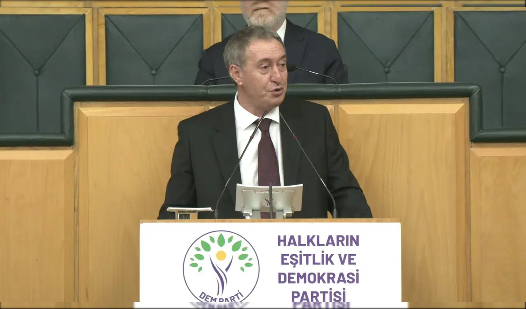 DEM Parti’de Çerçeve Yasa gündemi: Bakırhan ‘Yeni bir dönemin eşiğindeyiz’ dedi