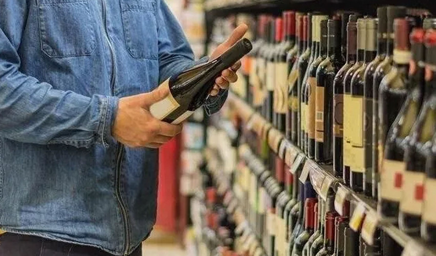 Dev market zincirinde alkol reyonları kapanıyor
