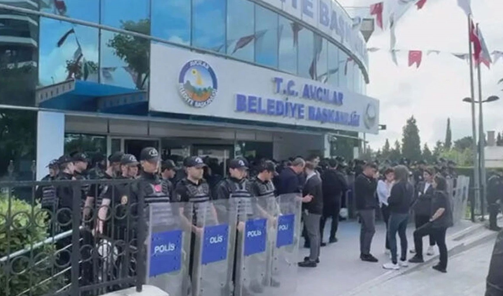 Avcılar Belediyesi'ne operasyon