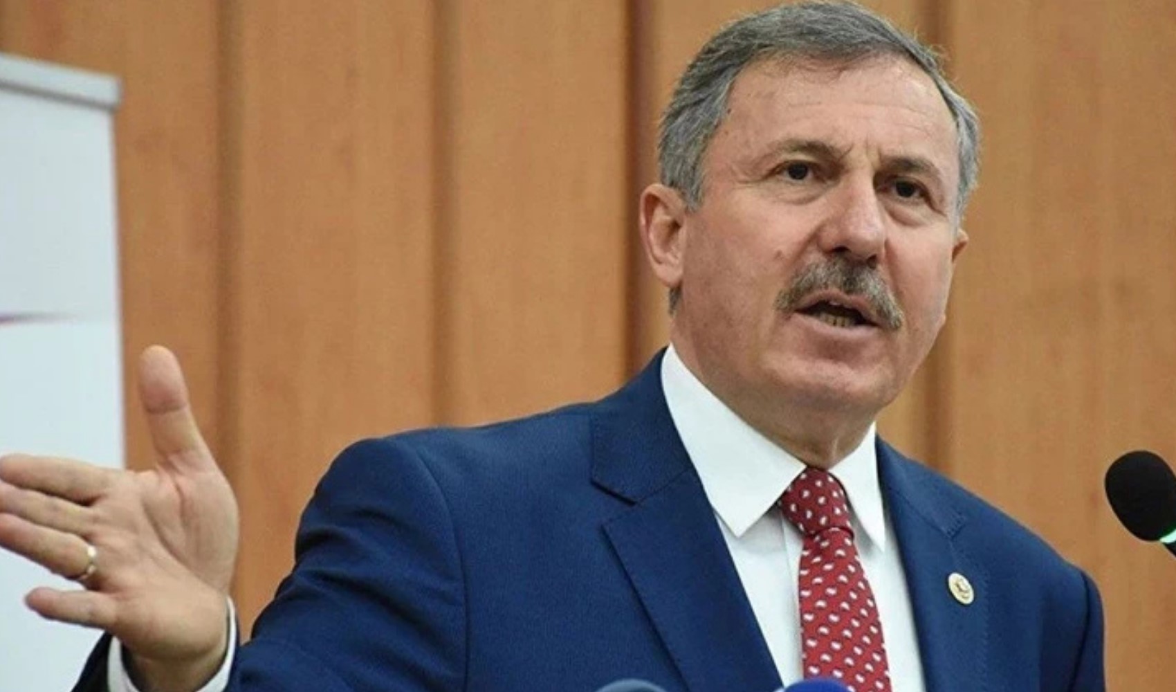 Selçuk Özdağ’dan Davutoğlu’nun kararına itiraz