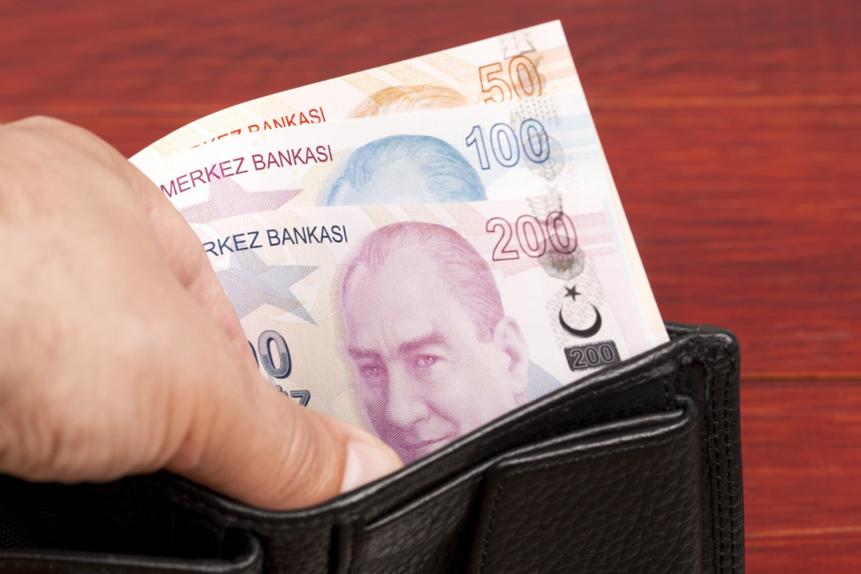 Ağustos ayında emekli promosyonları güncellendi! Ödemeler 32 bin TL'ye kadar çıkıyor