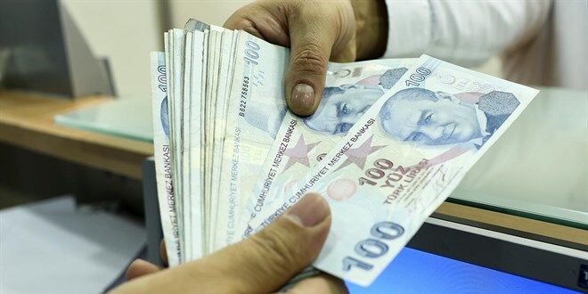 Elden ödenen Türk lirası banknotları.