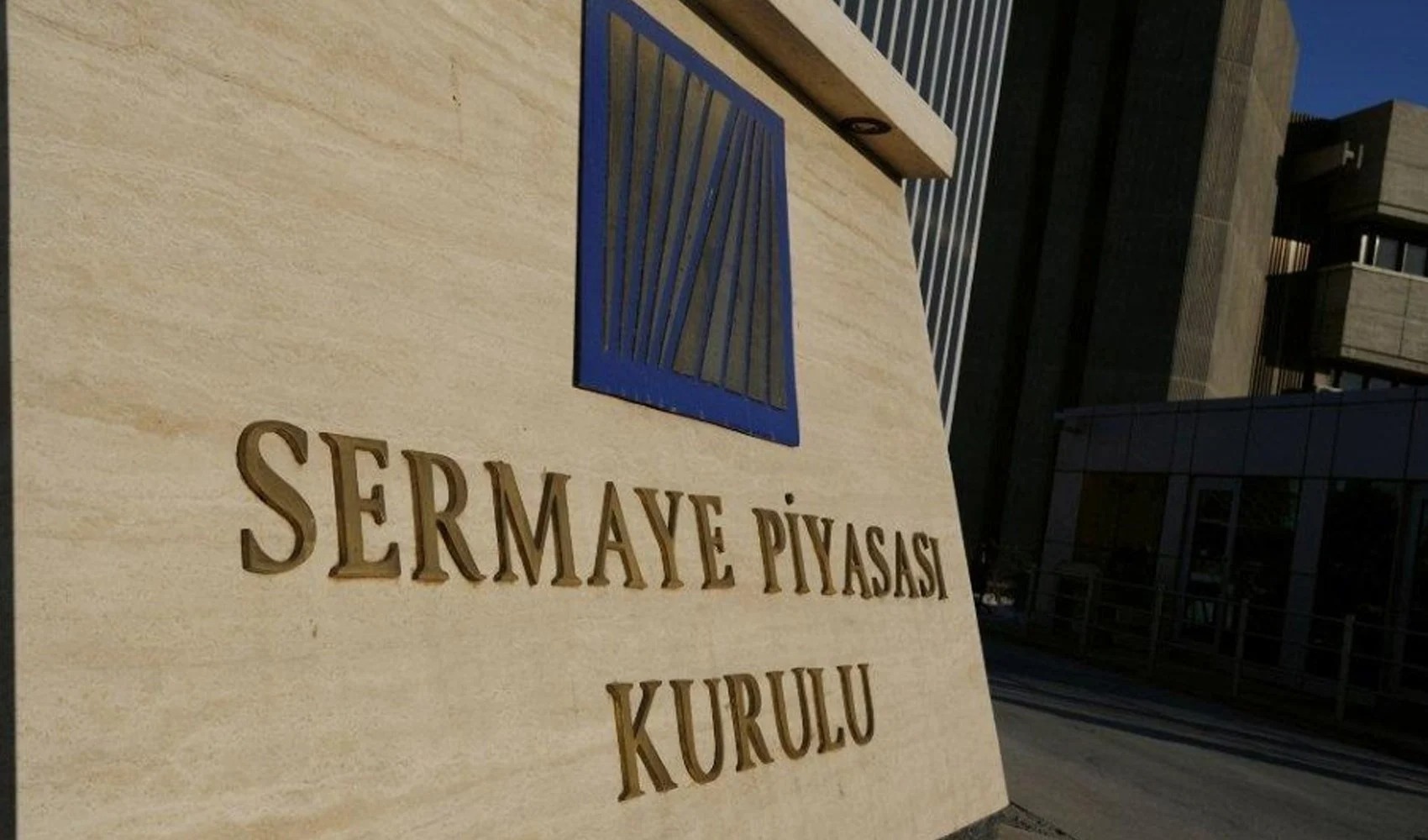 SPK'dan 23 internet sitesine erişim engeli, 4 şirkete halka arz onayı
