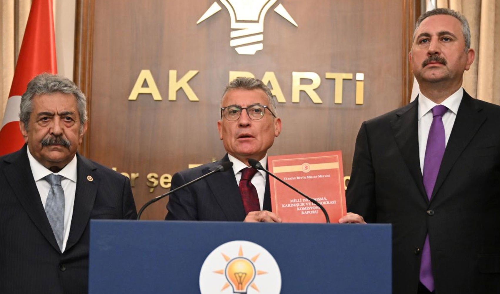 Gazeteler çerçeve yasayı nasıl gördü?