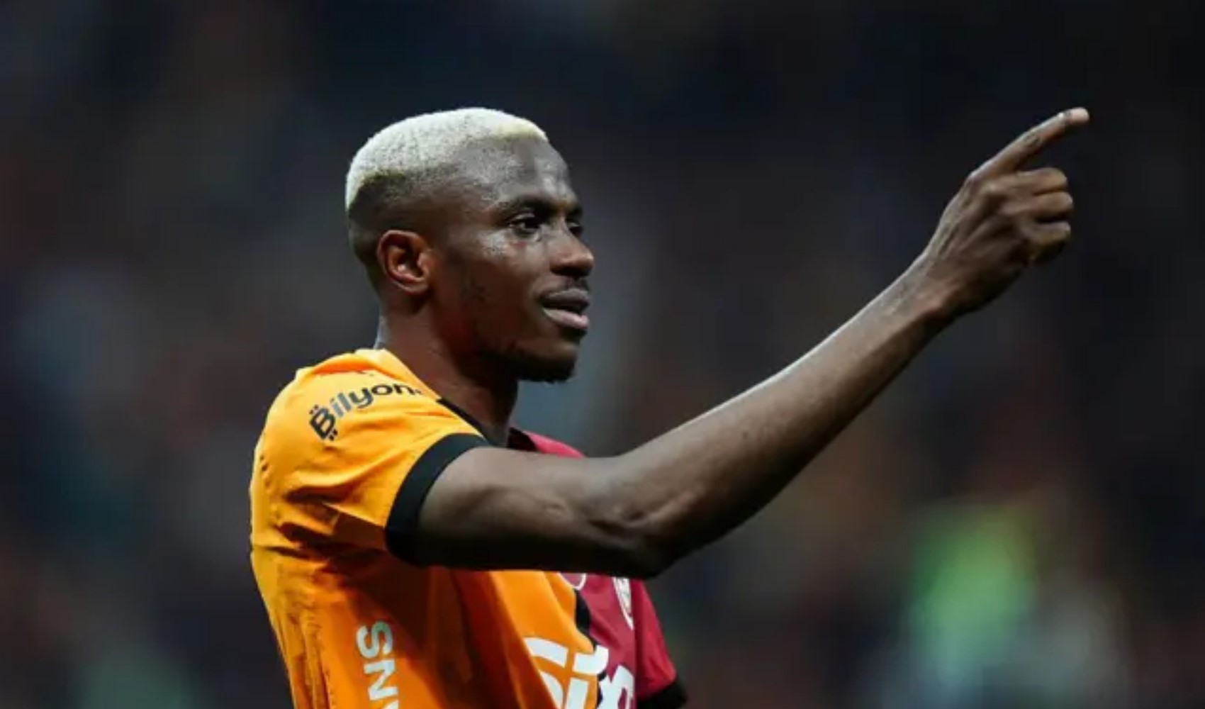 Osimhen rifiuta l'offerta della maglia numero 9 del Galatasaray