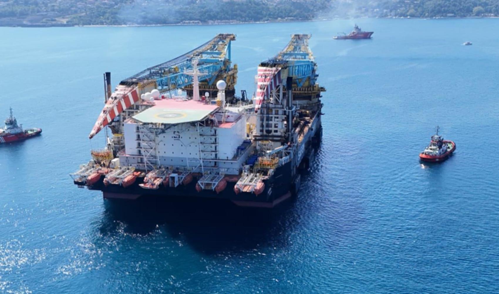 The world's third-largest semi-submersible crane vessel, Saipem 7000, passes through the Bosphorus