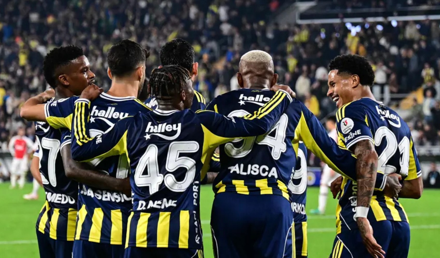 Fenerbahçe-Strum Graz maçında biletleri karaborsadan satan 2 şüpheli tutuklandı