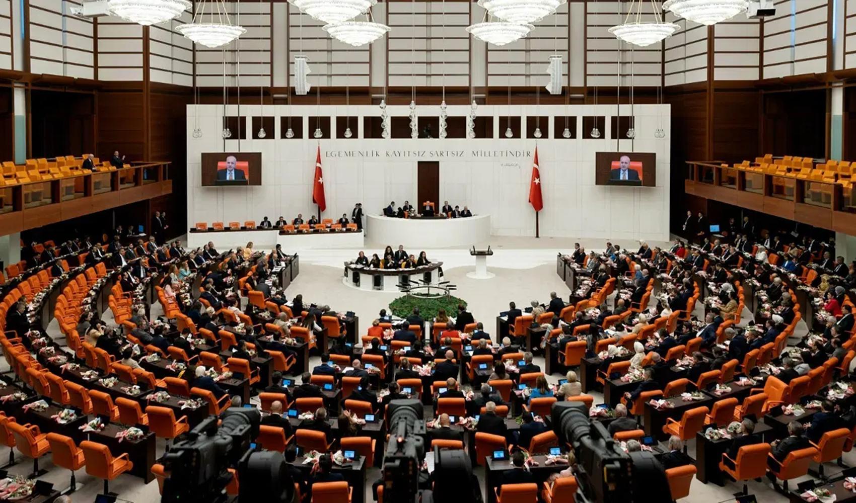 La proposition de loi-cadre du parti İYİ rejetée au Parlement par les voix de l'AKP et du MHP