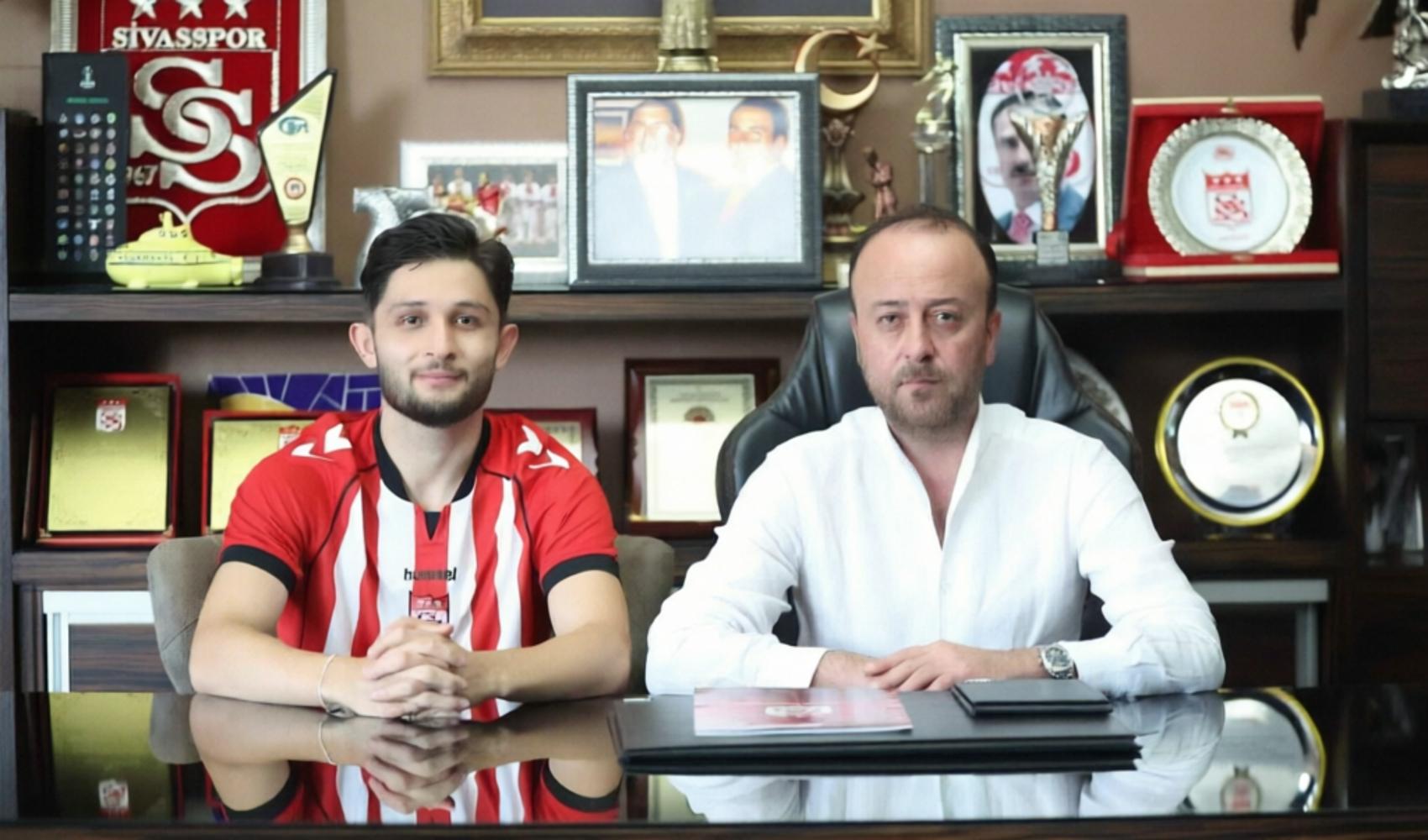 Sivasspor’dan transferde dört imza: Üç futbolcuyla sözleşme, Salih Kavrazlı için kiralık anlaşma