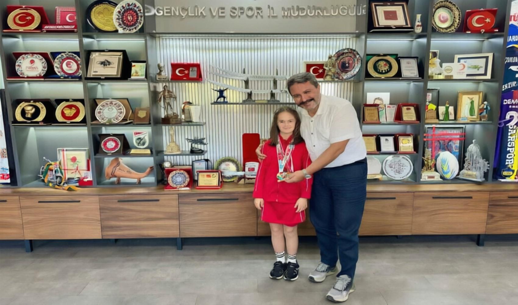 Elif Ertek’ten iki branşta gururlandıran başarı