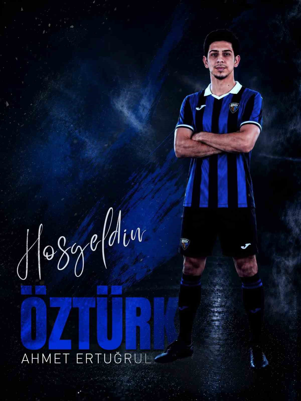 Karacabey Belediyespor formasıyla tanıtılan Ahmet Ertuğrul Öztürk.