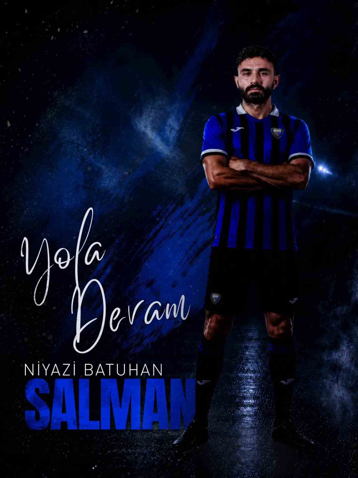 Karacabey Belediyespor formasıyla tanıtılan Niyazi Batuhan Salman.