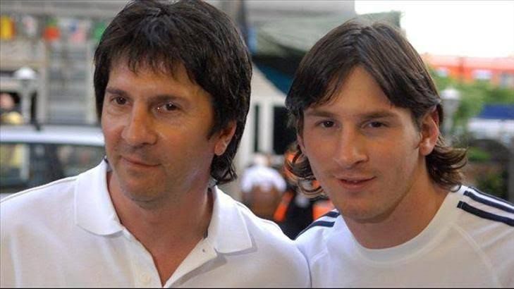 Jorge Messi ile Lionel Messi’nin birlikte görüldüğü fotoğraf.