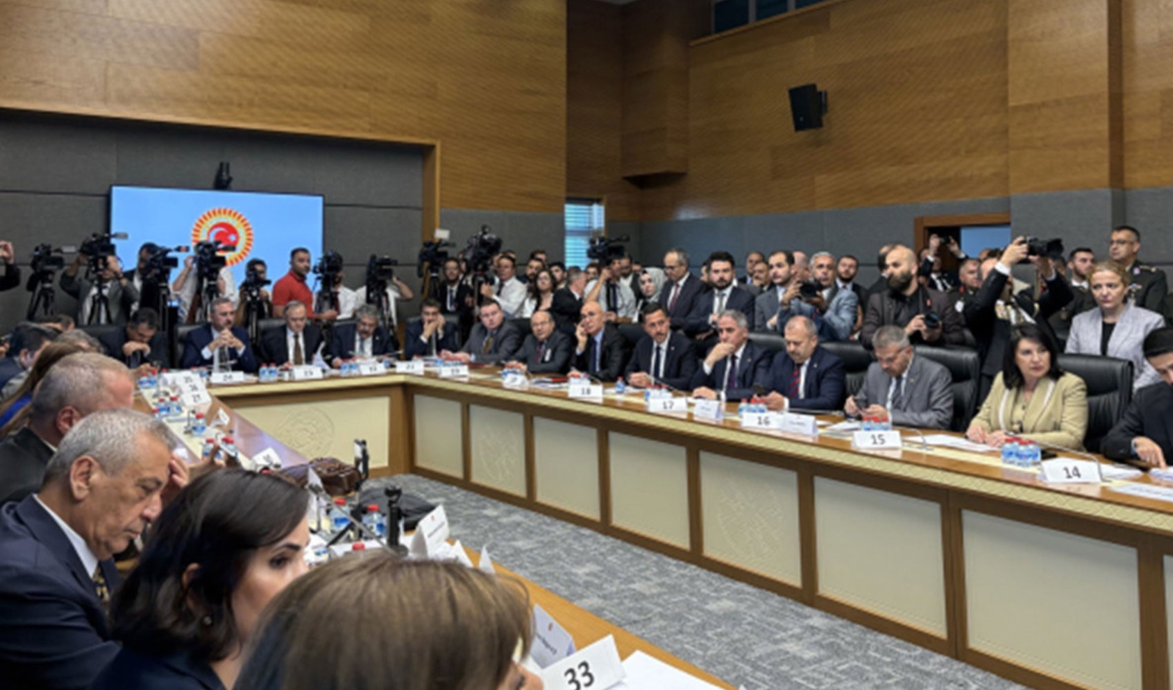 Son Dakika: Çerçeve yasa teklifi komisyonda kabul edildi