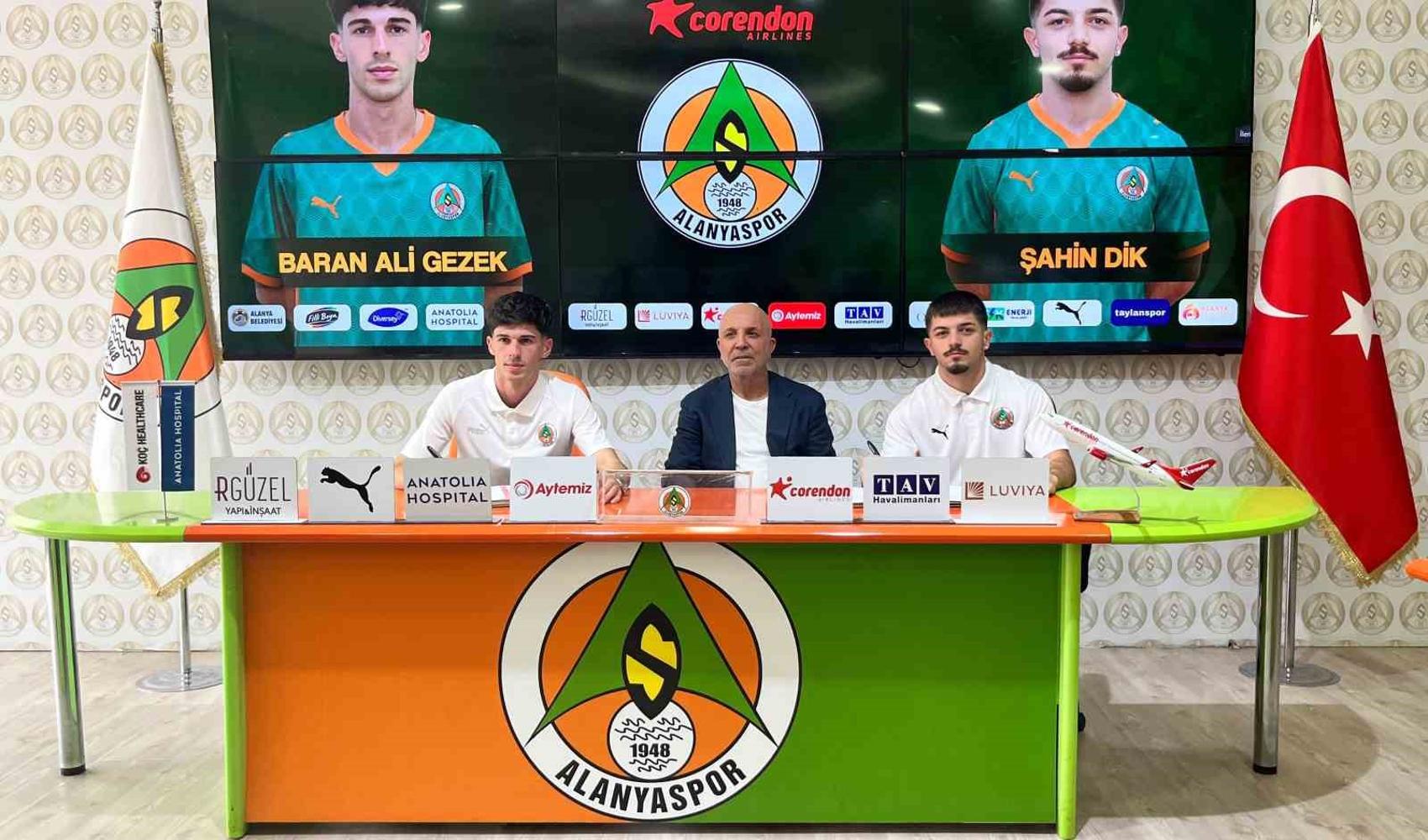 Alanyaspor’dan orta sahaya iki genç takviye
