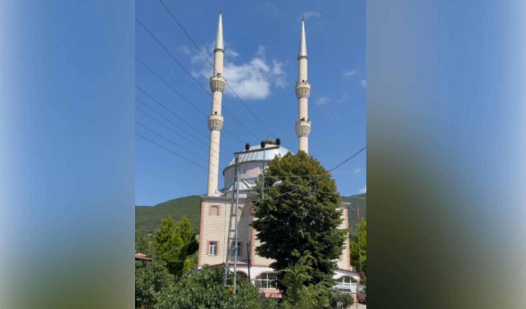 Zeki-Müren-Lied über Moschee-Lautsprecher zu hören