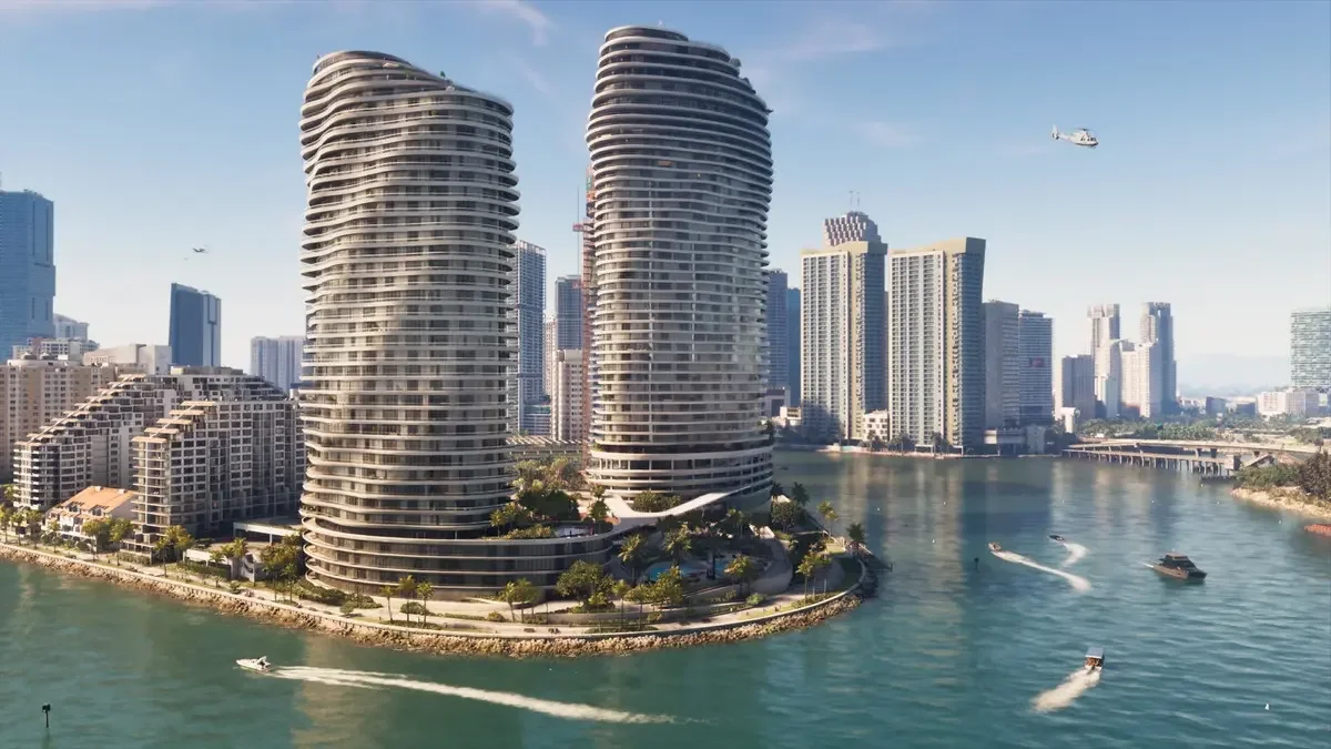 GTA 6 görselinde deniz kıyısındaki modern şehir silüeti, tekneler ve yüksek binalar yer alıyor.