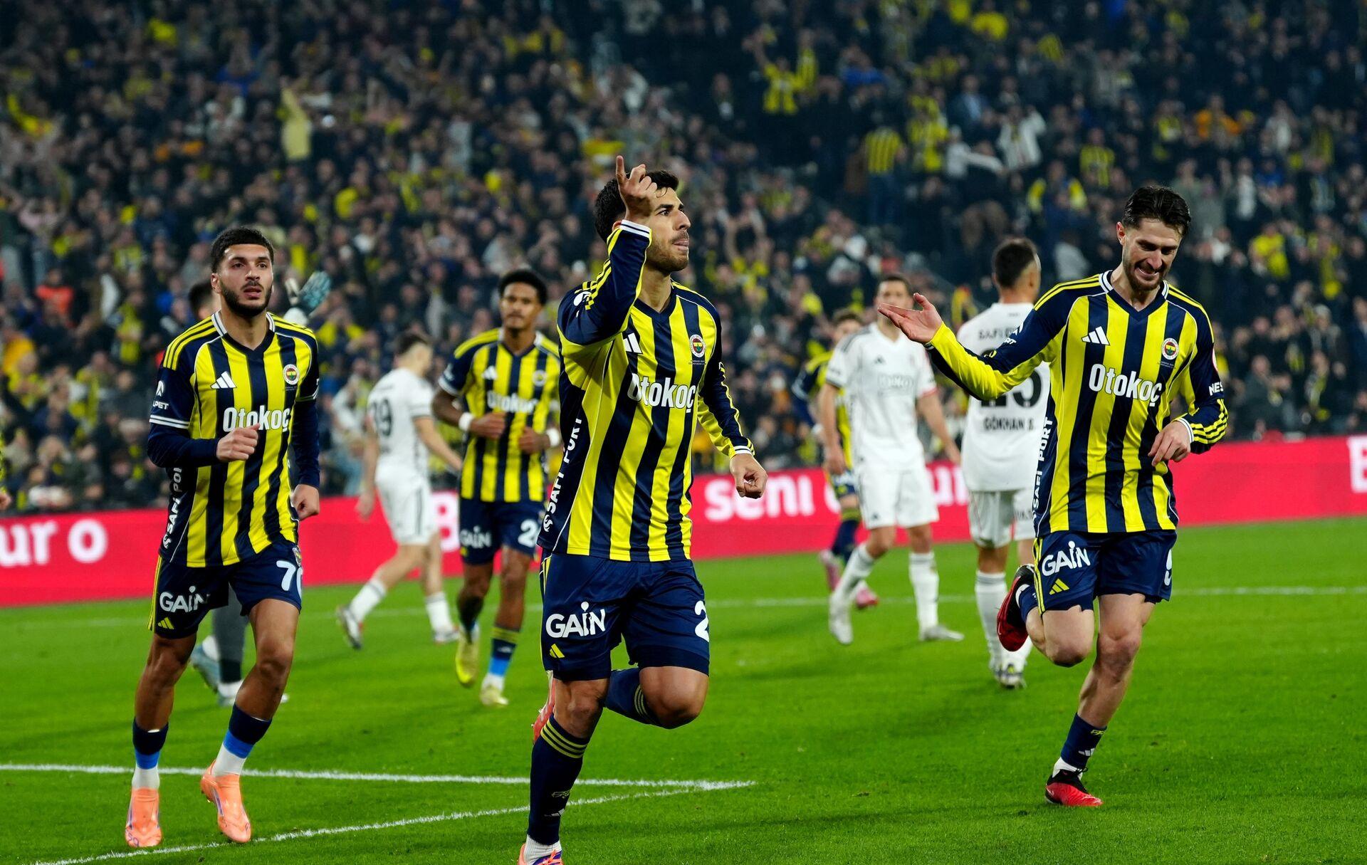 Fenerbahçe-Spieler beim Torjubel im Derby gegen Beşiktaş.
