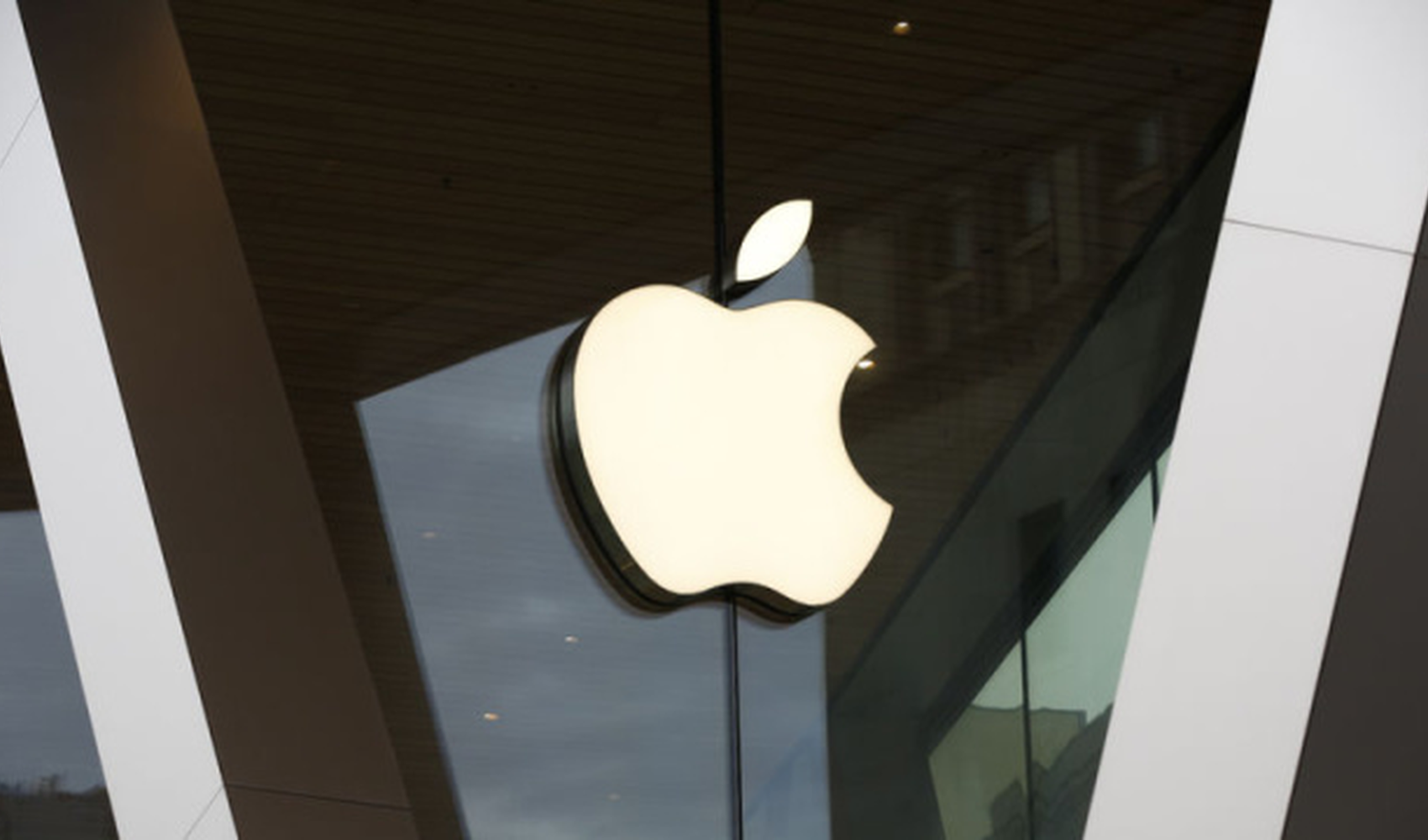 Apple 10’dan fazla ürünü satıştan kaldırıyor