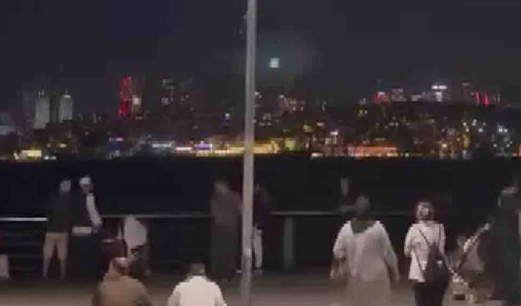 Üsküdar’da sahilde drone ile alkol uyarısı