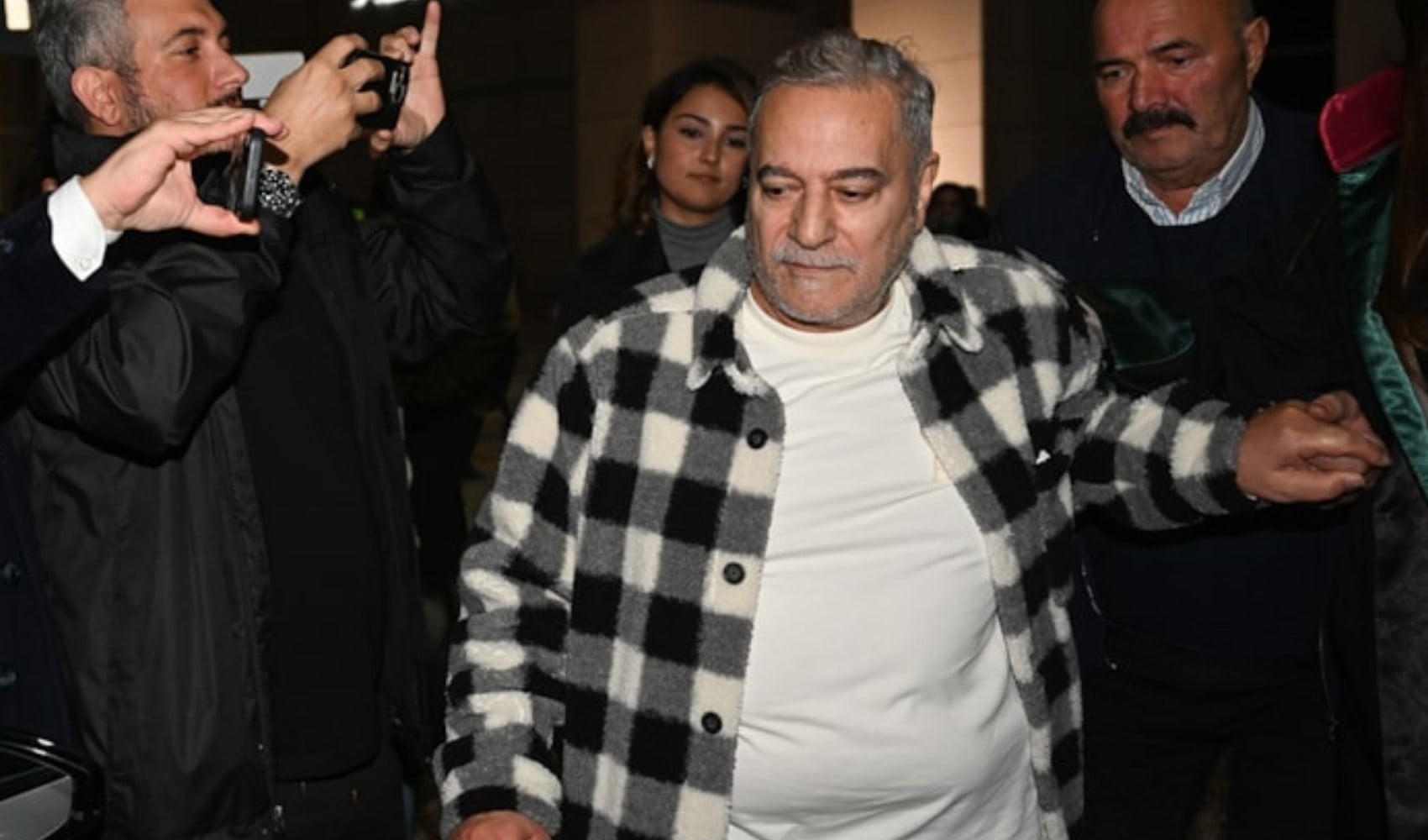 Mehmet Ali Erbil kalp krizi geçirdi
