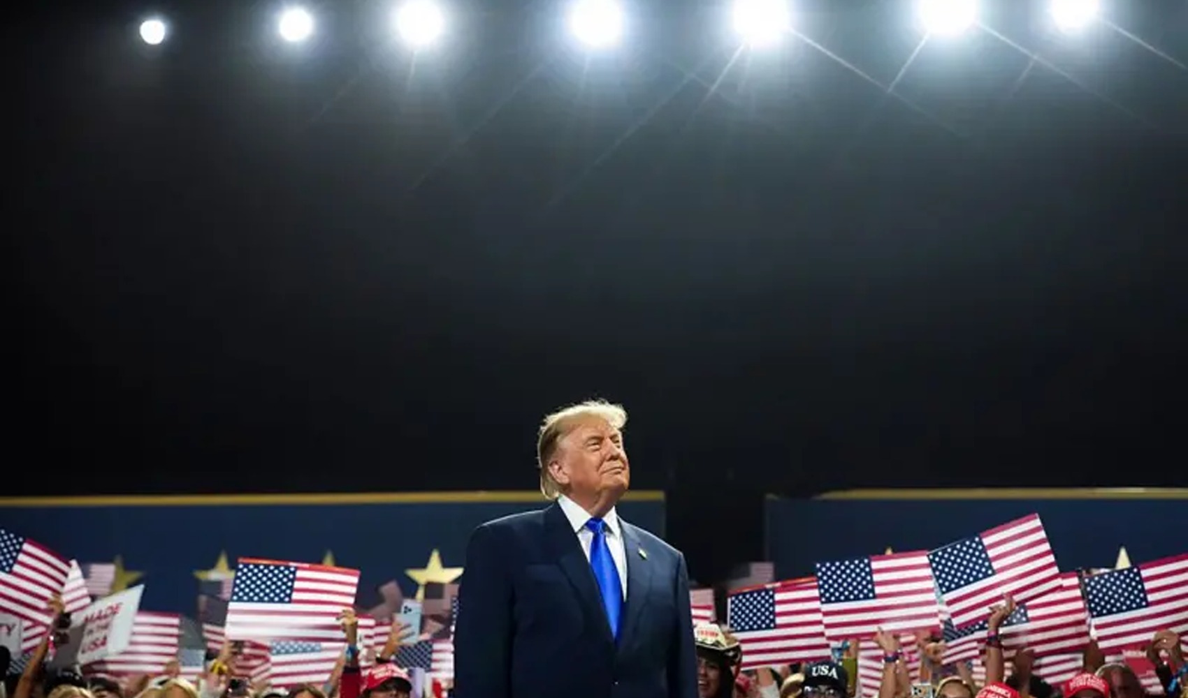 Trump's midterm election pledge: Promise of a 5,000 dollar payment to every adult US citizen