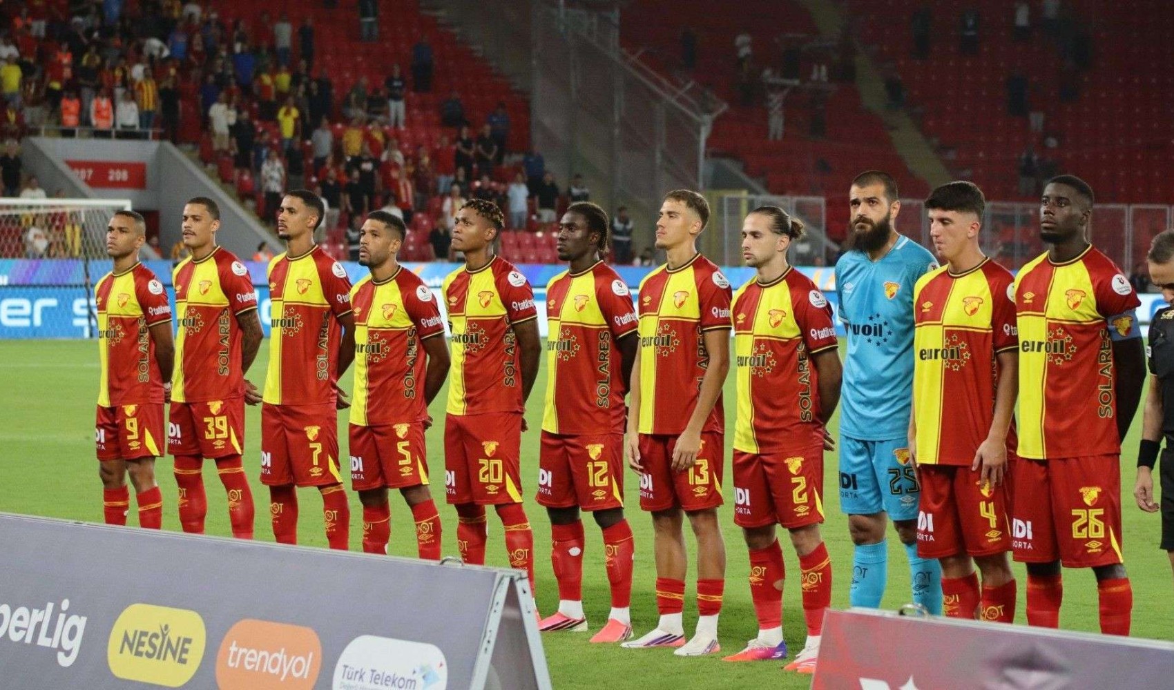 Göztepe savunmada geçen sezonu arıyor