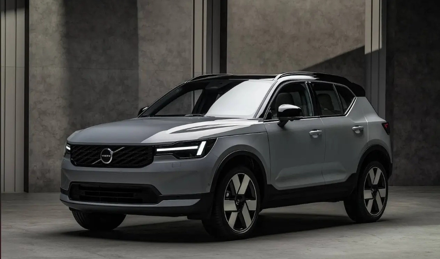 Les Volvo XC40, EX40 et EC40 se renouvellent : écran compatible Gemini et autonomie allant jusqu'à 584 km