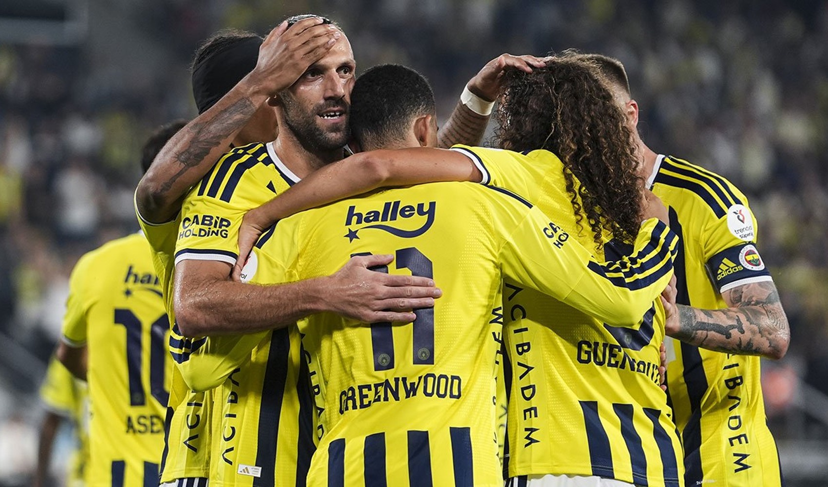Fenerbahçe retrouve la Ligue des champions face à la Roma après 18 ans : les compositions sont connues