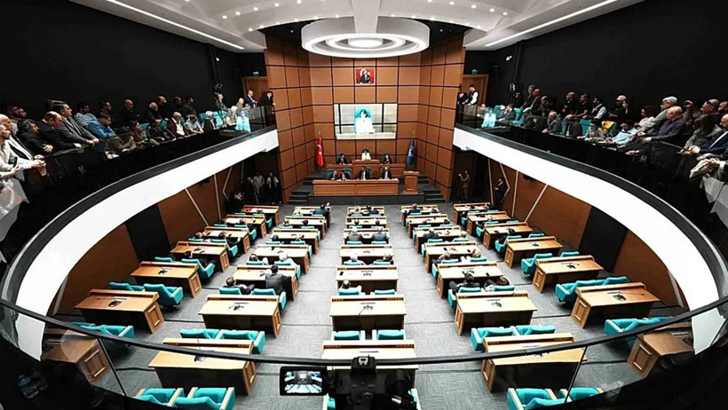 Üsküdar Belediye Meclisi salonunun geniş açıdan görüntüsü.