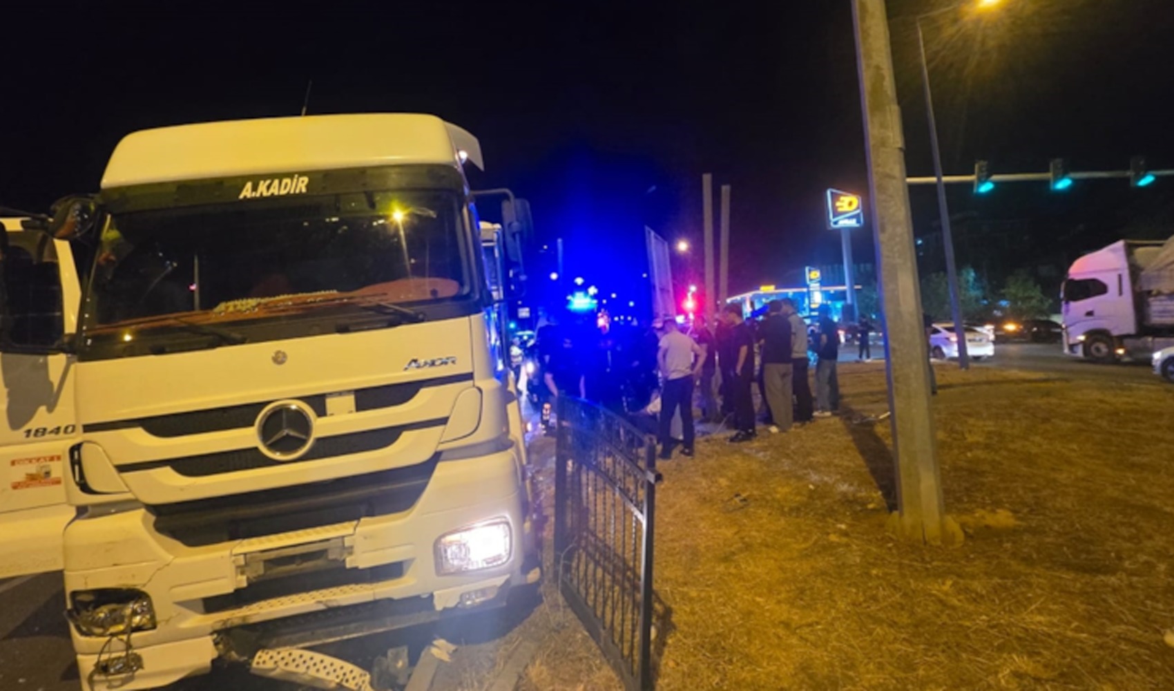Bingöl’de tır ile otomobil çarpıştı: 5 kişi yaralandı