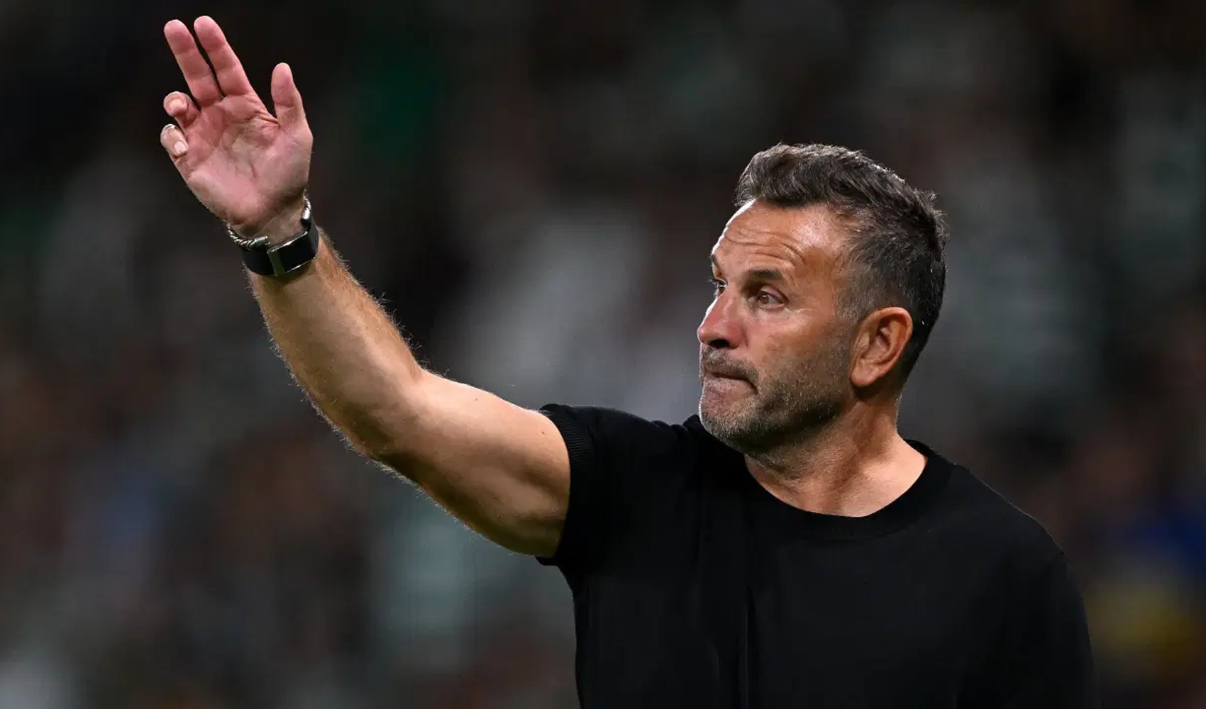 Okan Buruk'tan Sporting maçının VAR hakemine sert tepki: 'Ben olsam hakemliğini bitiririm'