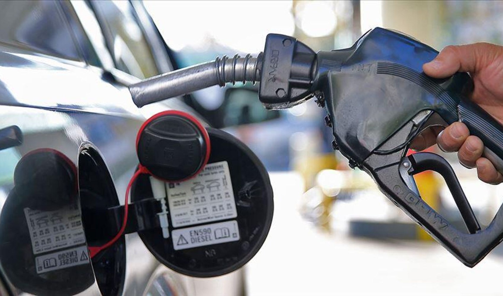 Motorinde 100 lira eşiği bu gece aşılacak