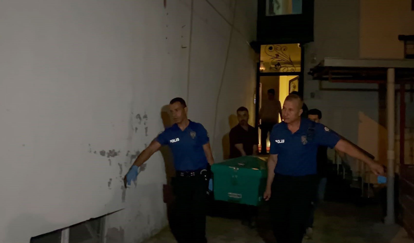 Retired specialist sergeant shoots his son and ex-wife, then commits suicide