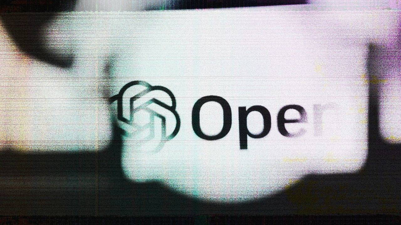 OpenAI logosunun ekranda görüldüğü haber görseli.