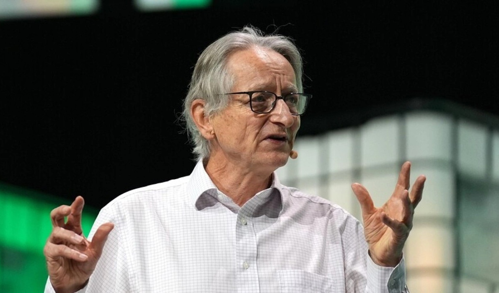 Avvertimento sull'intelligenza artificiale da Geoffrey Hinton: 'Forse resta solo un anno' per le misure di sicurezza
