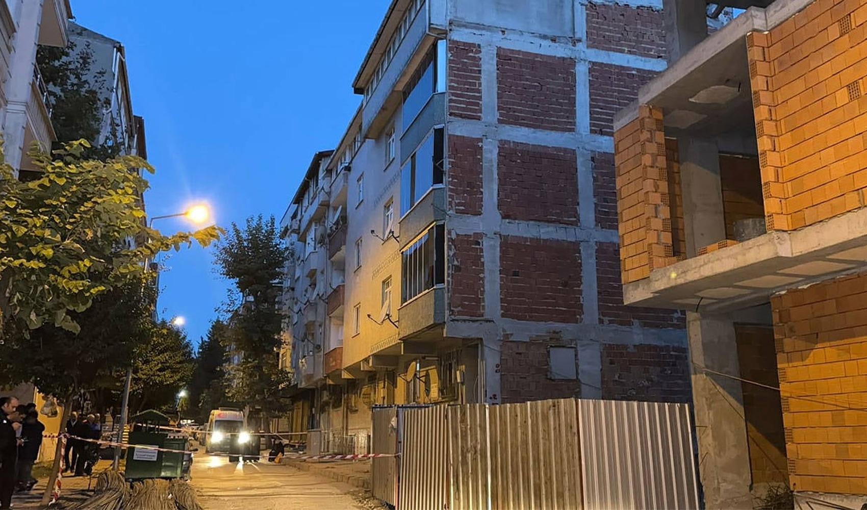 Two buildings in Sultangazi evacuated and sealed after sounds heard from columns