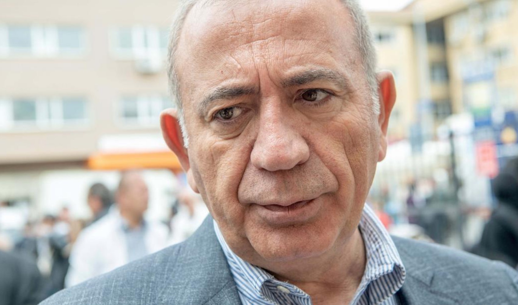 Court lifts injunction, but Gürsel Tekin is not leaving