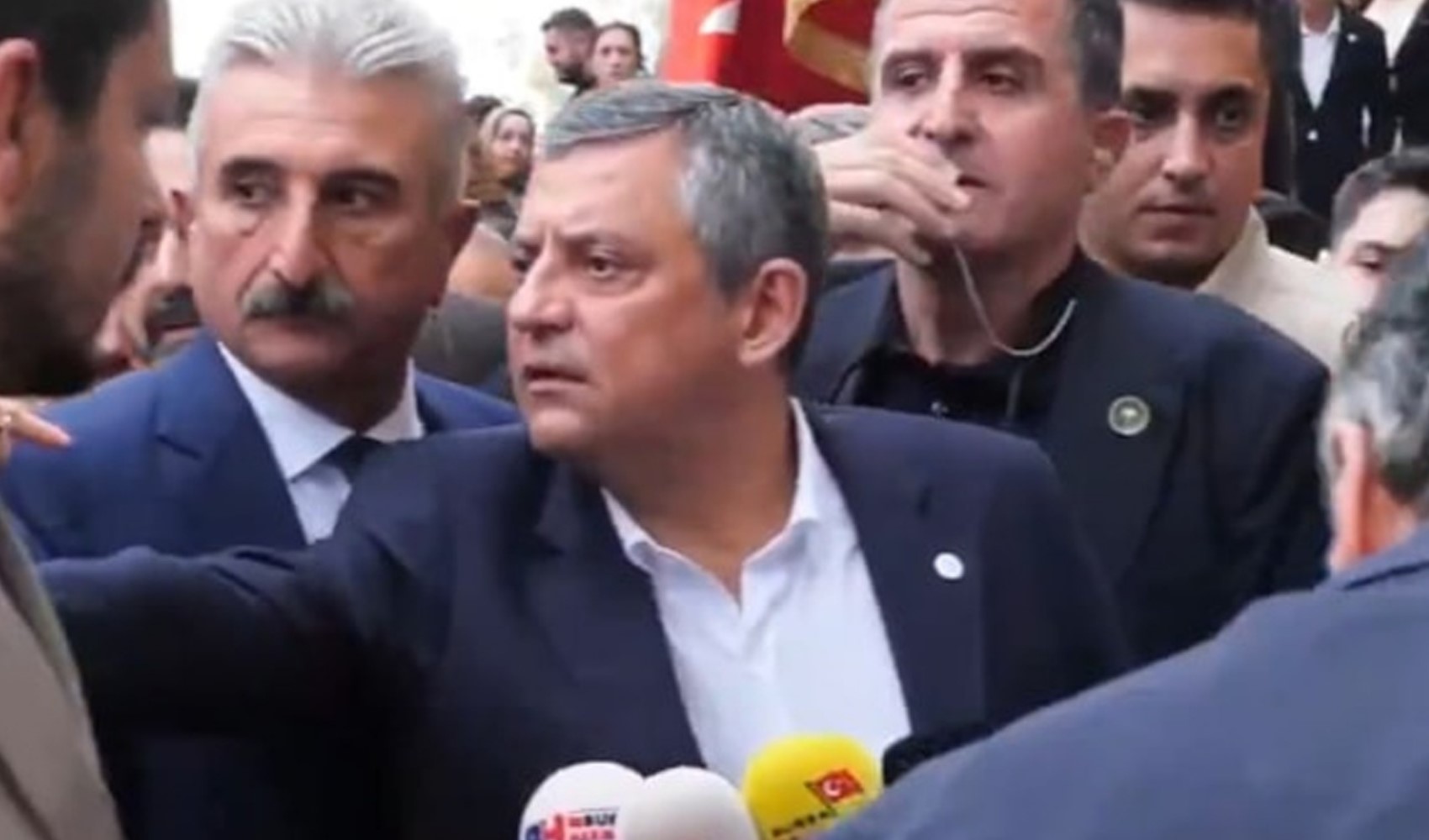 Özgür Özel o görüntülere çok sinirlendi, sert tepki gösterdi: 'Gelme buraya'