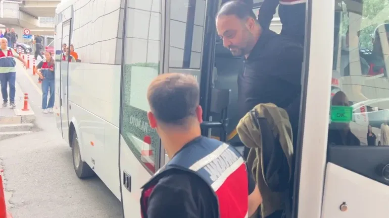 Hasan Şaş’ın bir araçtan indiği sırada çekilmiş görüntüsü.