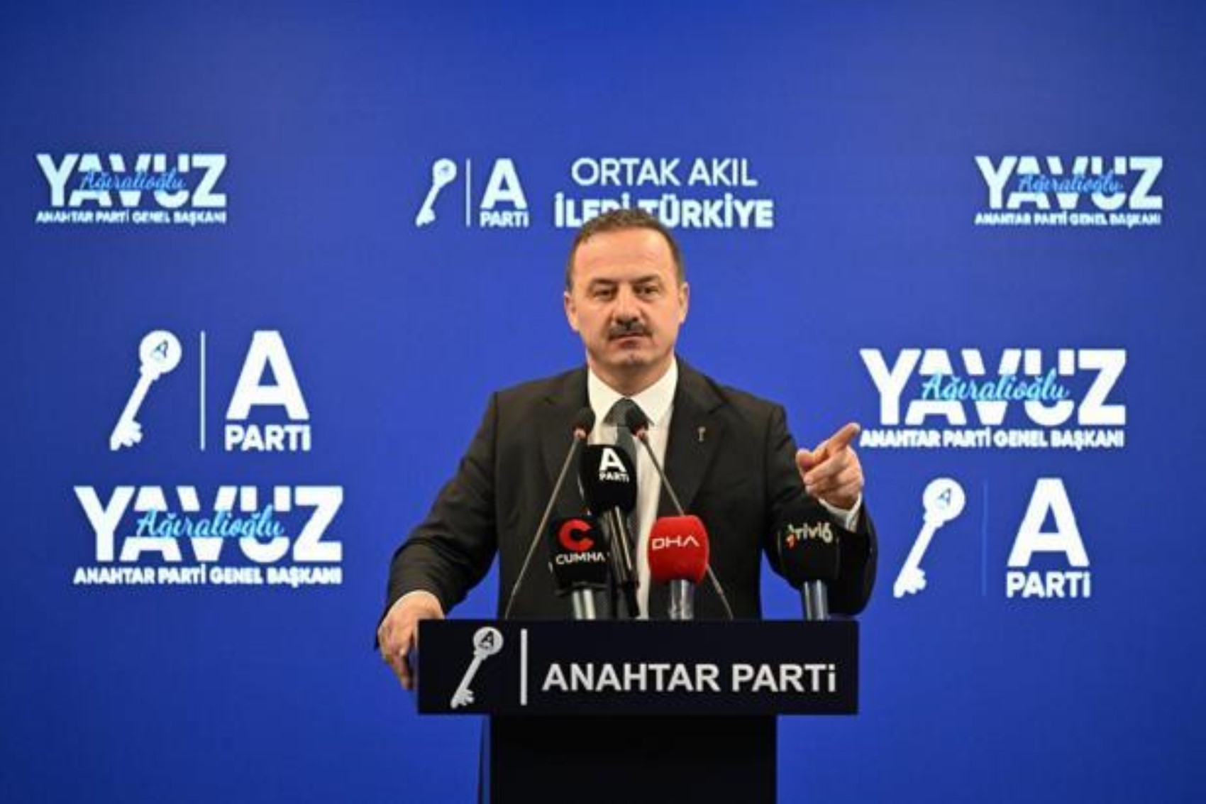 11 anketin ortalaması açıklandı: AKP oylarını artırdı, Yeni Parti'deki düşüş dikkat çekti