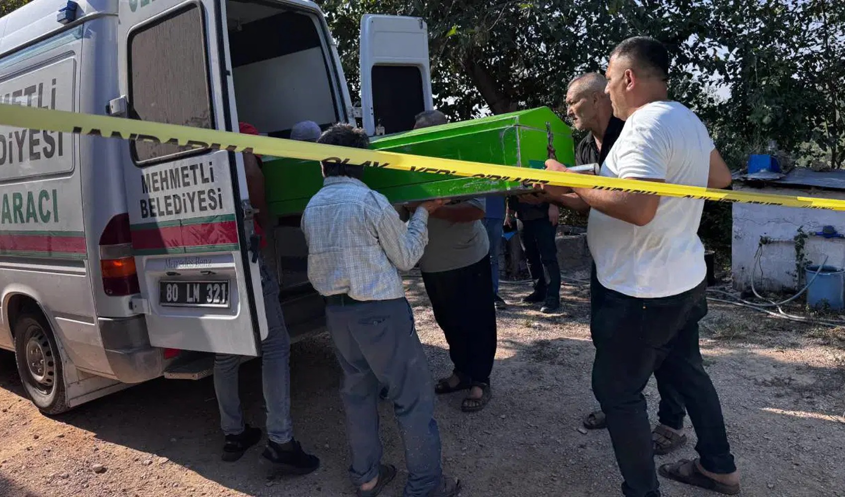 Streit in Osmaniye endet blutig: Vater tötet Sohn, verletzt Schwiegertochter und Enkelin